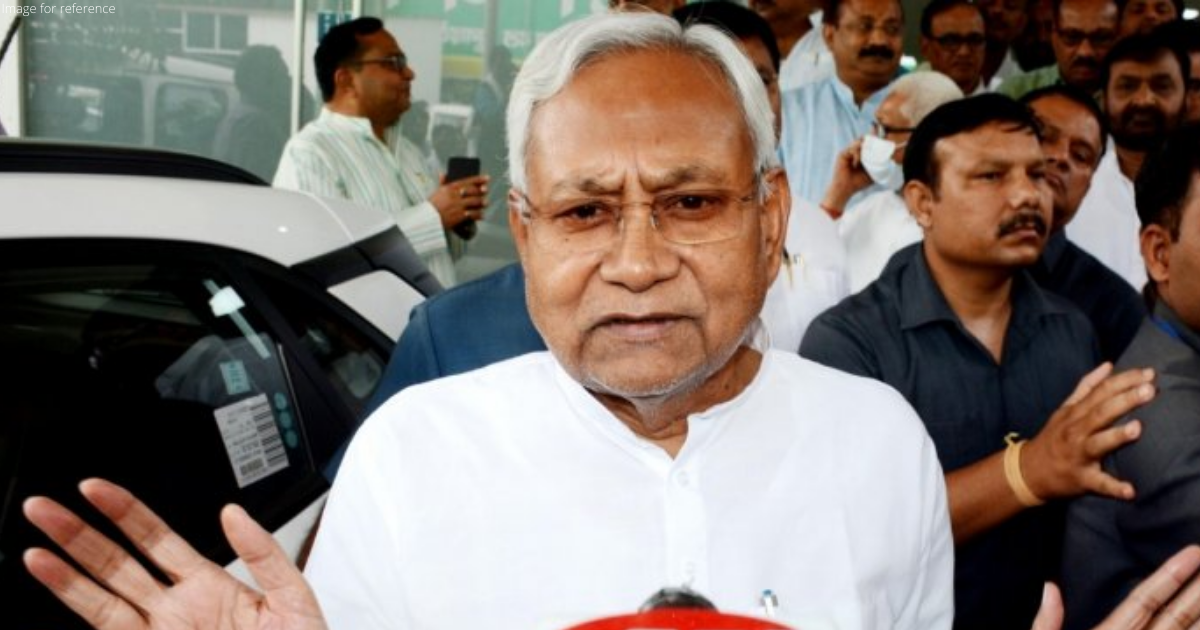 Nitish Kumar submits list to Bihar governor, stakes claim to form new government
